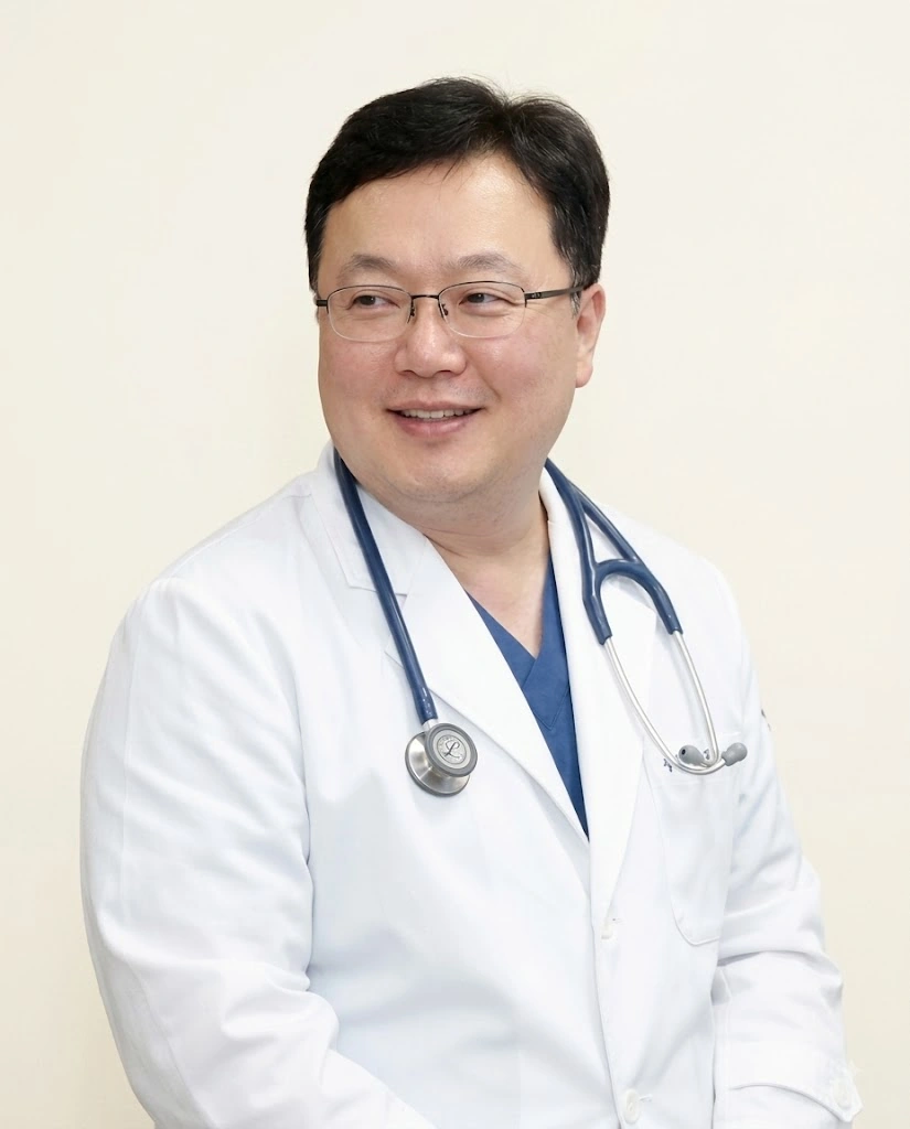 유정현 원장 공식 의료진 프로필 사진